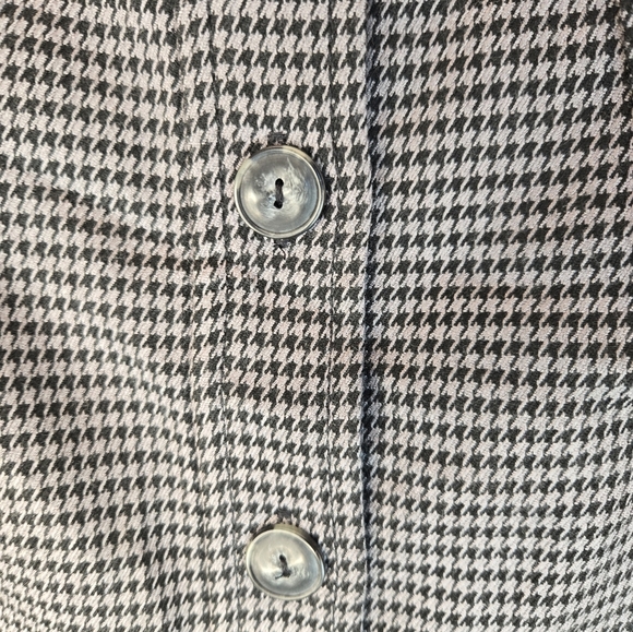 Treasure & Bond Women's Mini Skirt Sz M Black-Gray Houndstooth Front Button - Picture 4 of 10